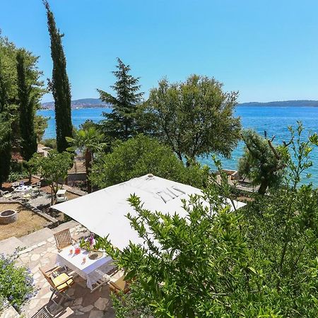 Secret Garden Barada Beach Apartment Трогір Екстер'єр фото