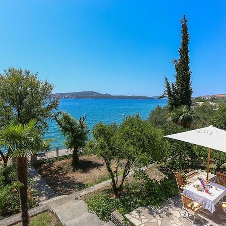 Secret Garden Barada Beach Apartment Трогір Екстер'єр фото