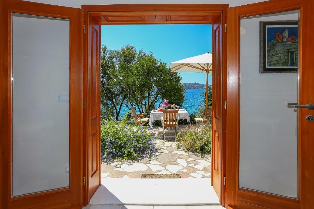 Secret Garden Barada Beach Apartment Трогір Екстер'єр фото