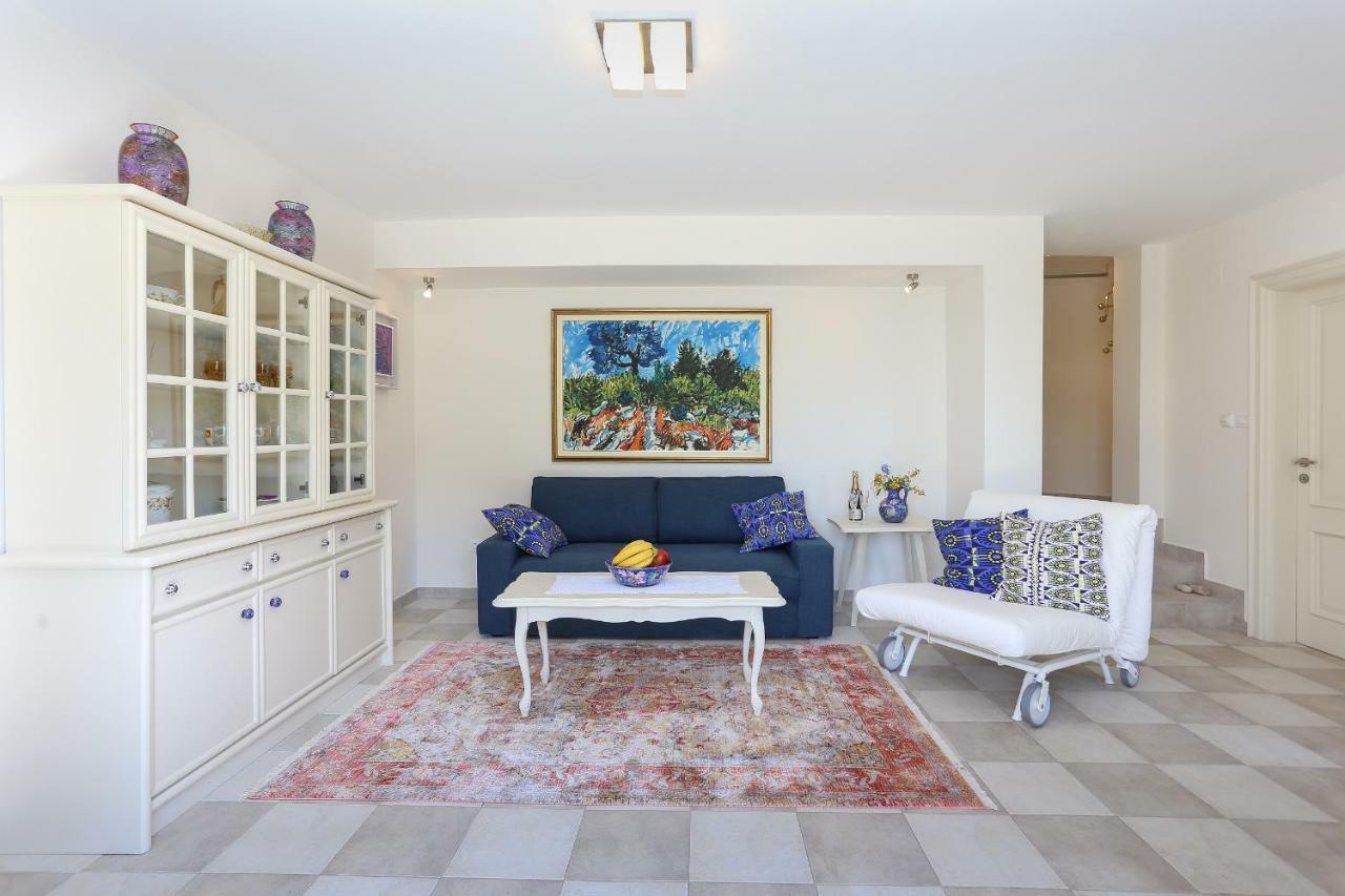 Secret Garden Barada Beach Apartment Трогір Екстер'єр фото