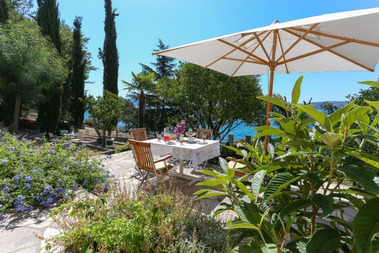 Secret Garden Barada Beach Apartment Трогір Екстер'єр фото