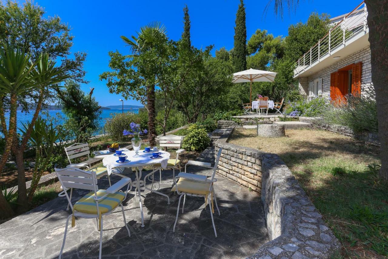 Secret Garden Barada Beach Apartment Трогір Екстер'єр фото