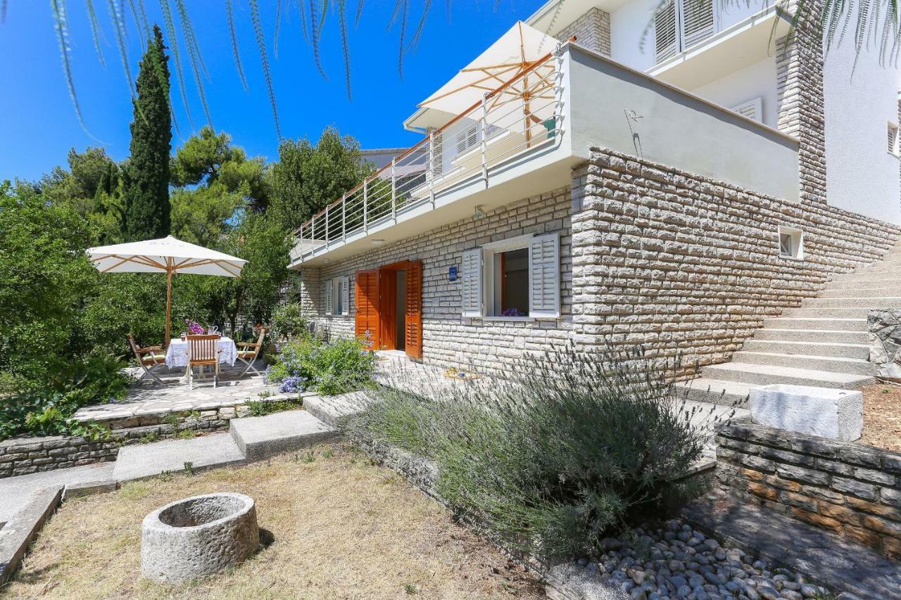 Secret Garden Barada Beach Apartment Трогір Екстер'єр фото